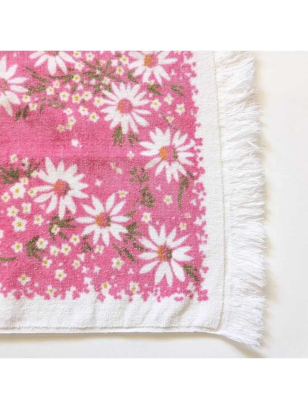 Vintage Martex Bath Towel Set with Pink & White Daisy Pattern
